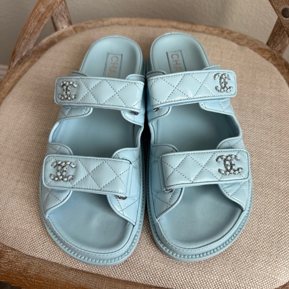 Chanel quilted Velcro dad chain CC slide sandals - Picture 3 of 13